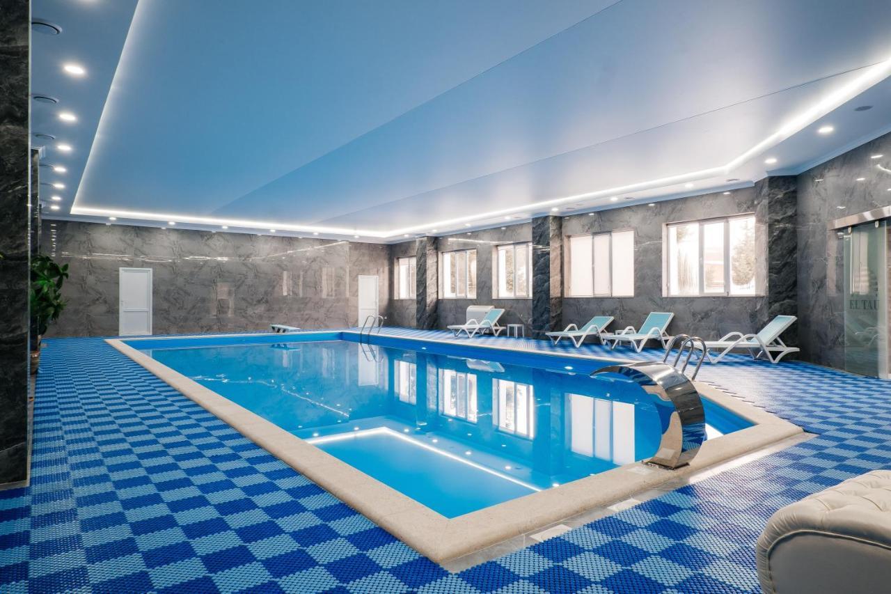 El-Tau Hotel Ekibastuz Bagian luar foto