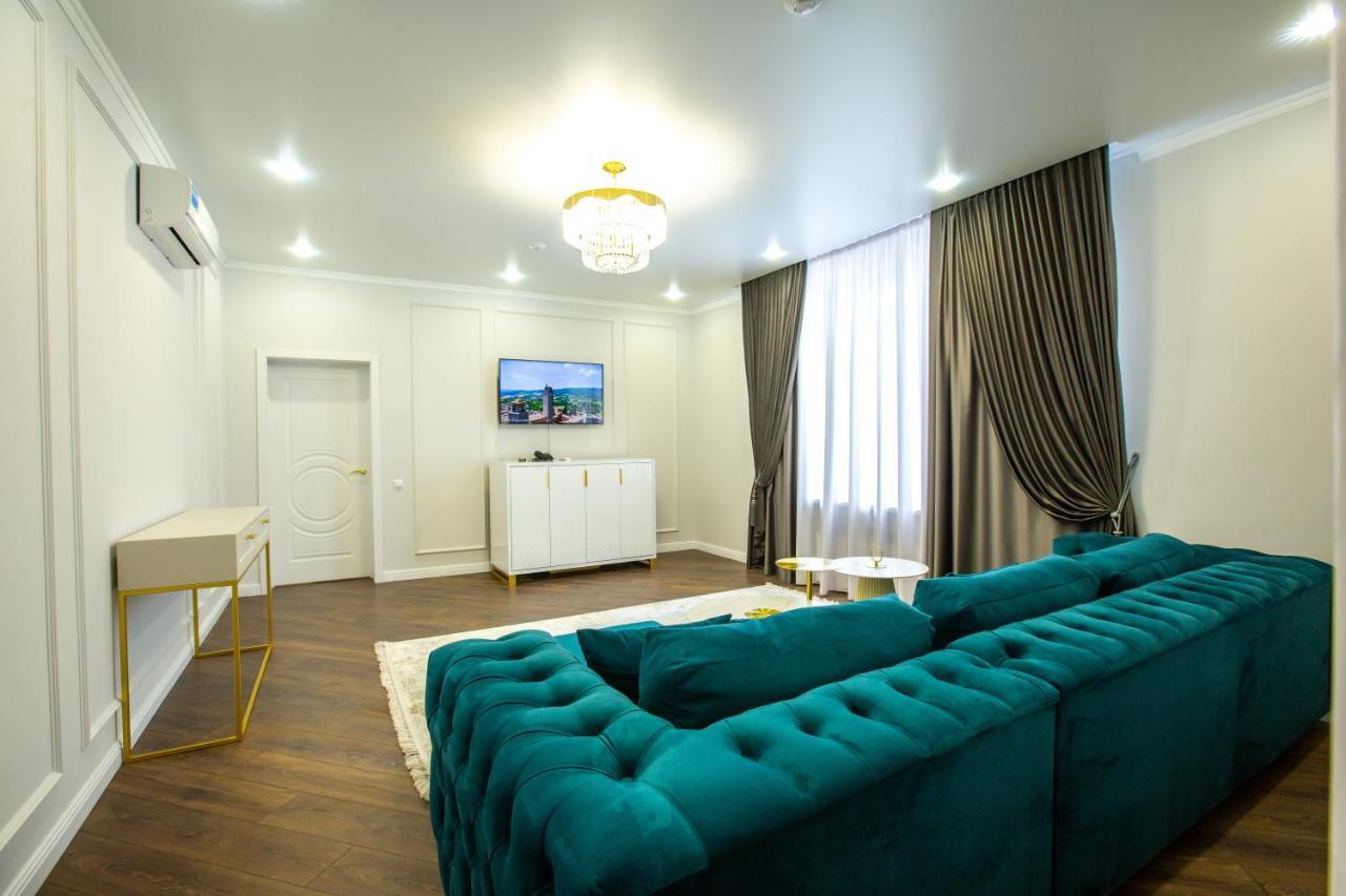 El-Tau Hotel Ekibastuz Bagian luar foto