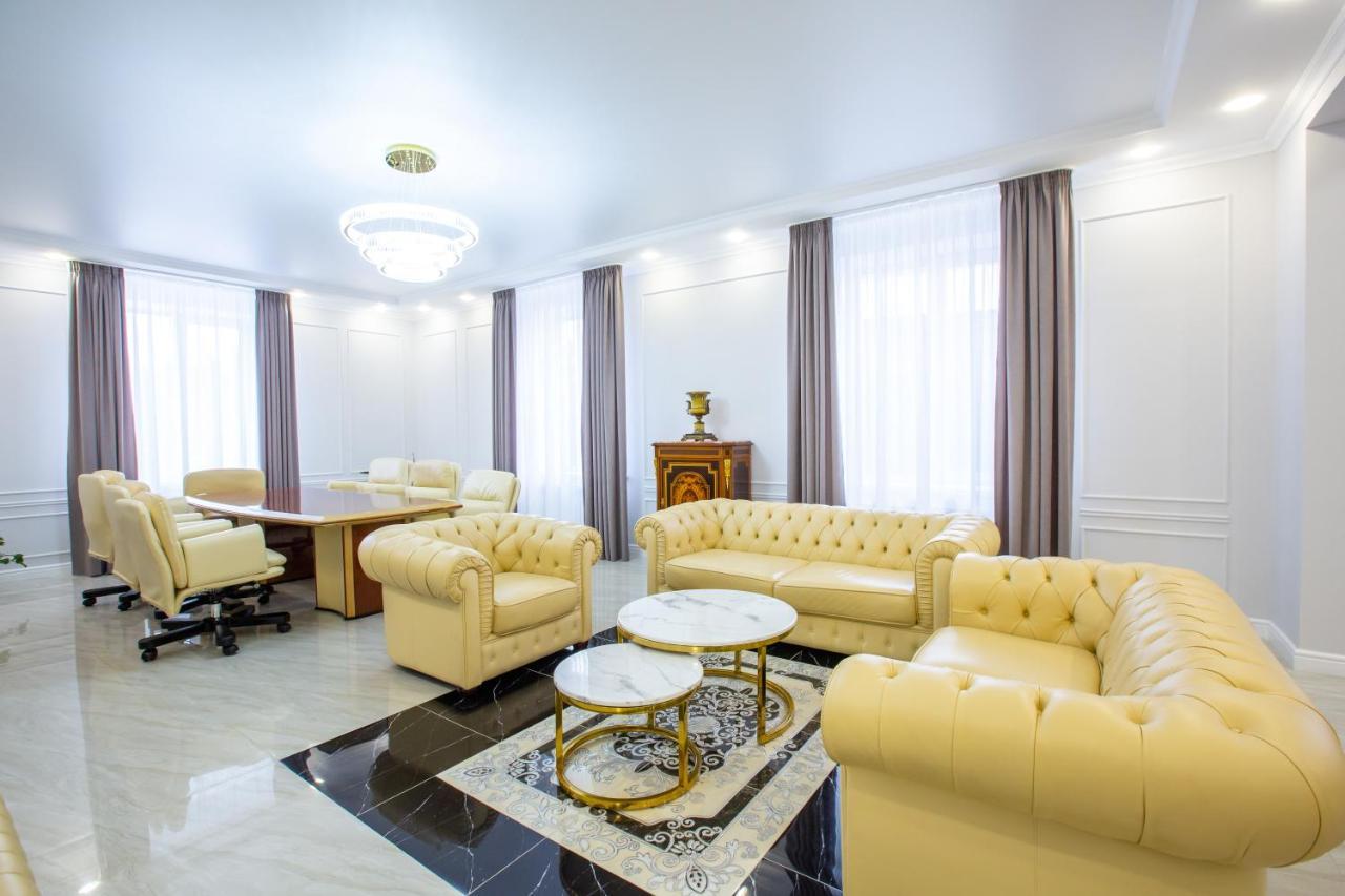 El-Tau Hotel Ekibastuz Bagian luar foto