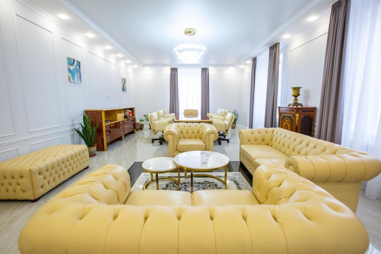 El-Tau Hotel Ekibastuz Bagian luar foto