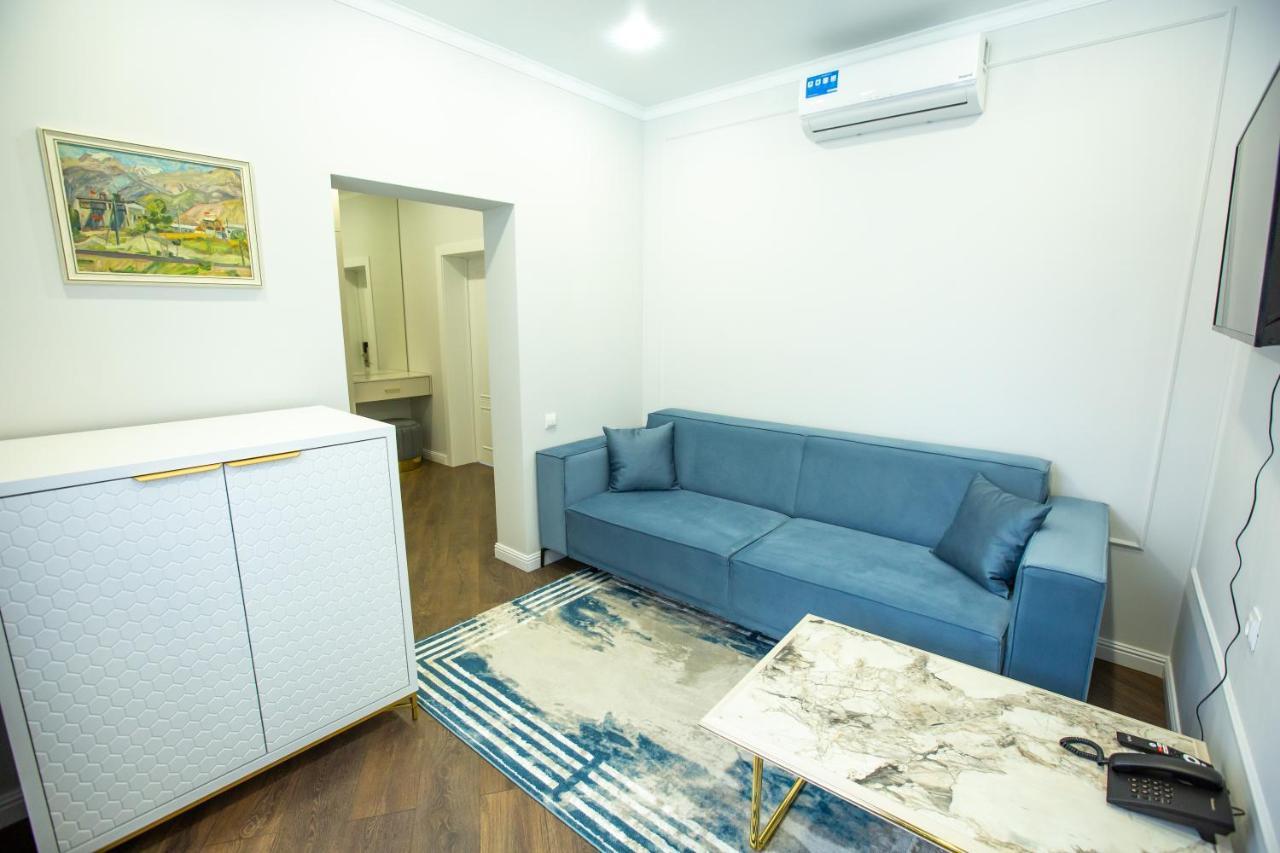 El-Tau Hotel Ekibastuz Bagian luar foto